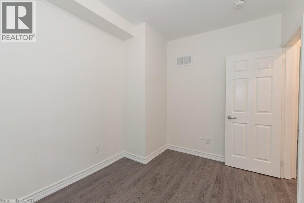 8 Roslin Avenue S Unit# B, Waterloo, Ontario  N2L 2G5 - Photo 17 - 40810502