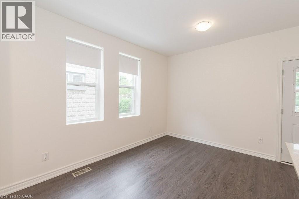 8 Roslin Avenue S Unit# B, Waterloo, Ontario  N2L 2G5 - Photo 6 - 40810502