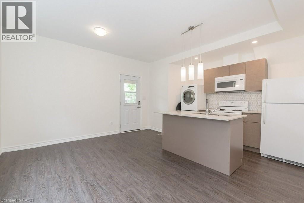 8 Roslin Avenue S Unit# B, Waterloo, Ontario  N2L 2G5 - Photo 8 - 40810502