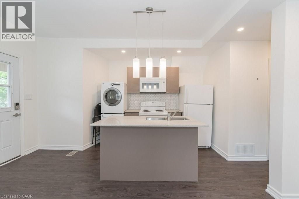 8 Roslin Avenue S Unit# B, Waterloo, Ontario  N2L 2G5 - Photo 9 - 40810502