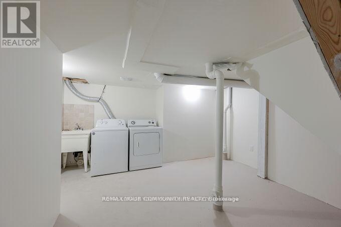 Lower Unit - 128 Watsonbrook Drive, Brampton, Ontario  L6R 0S1 - Photo 19 - W12859132