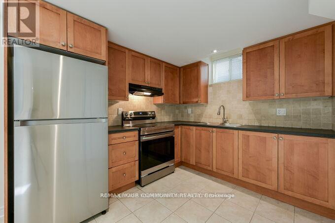 Lower Unit - 128 Watsonbrook Drive, Brampton, Ontario  L6R 0S1 - Photo 9 - W12859132