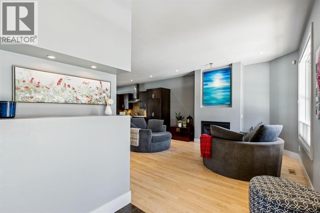 3043 28 Street Sw, Calgary, Alberta  T3E 2J4 - Photo 5 - A2289373