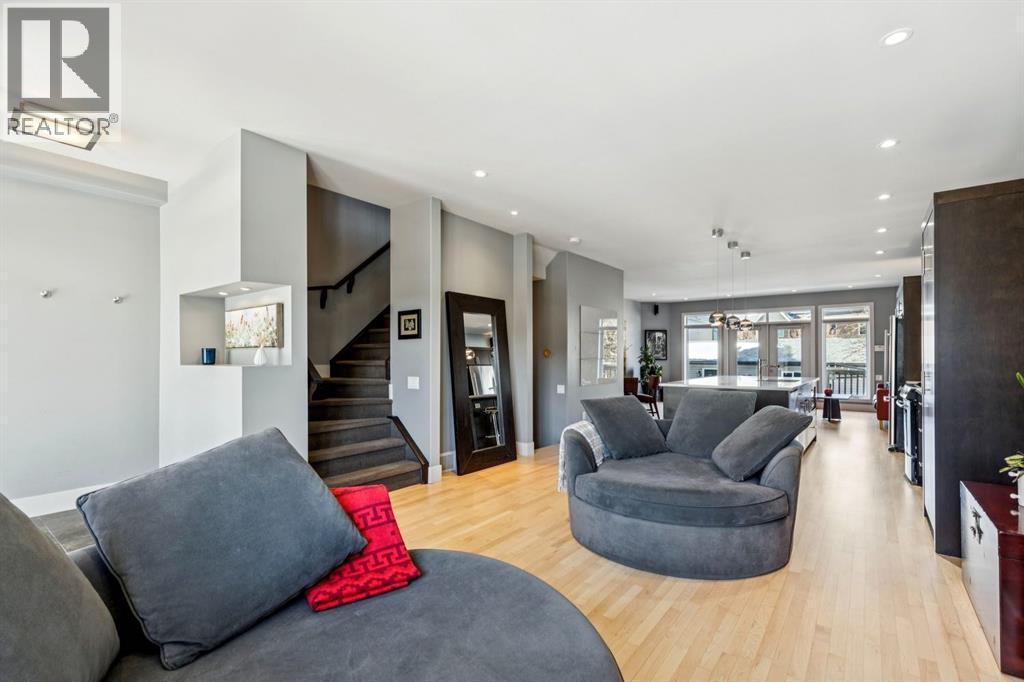 3043 28 Street Sw, Calgary, Alberta  T3E 2J4 - Photo 9 - A2289373