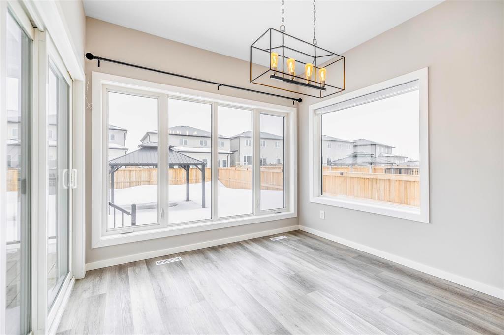 426 Windflower Road, Winnipeg, Manitoba  R3Y 1S4 - Photo 11 - 202603666