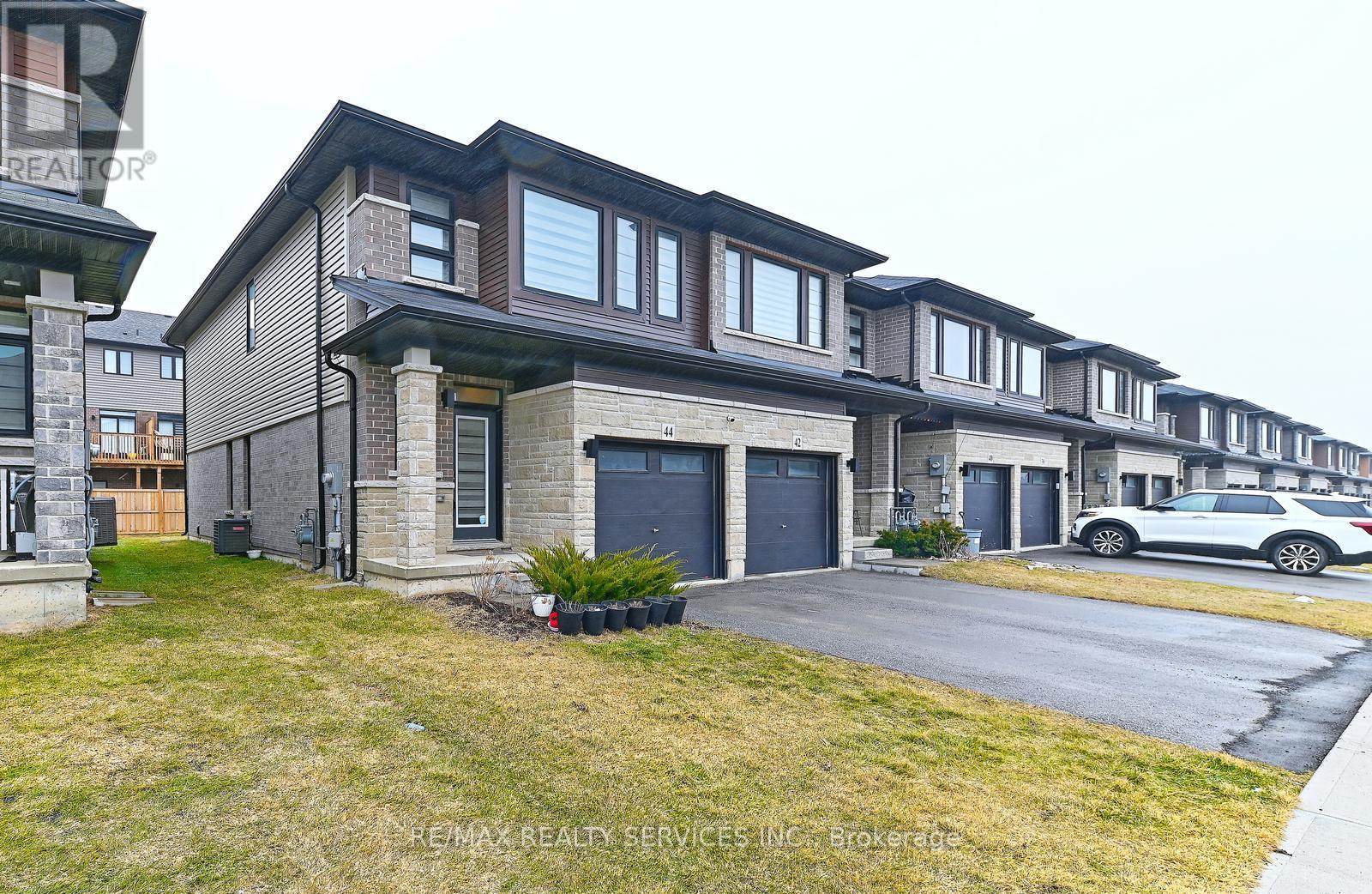 44 June Callwood Way, Brantford, Ontario  N3T 0T7 - Photo 2 - X12859128