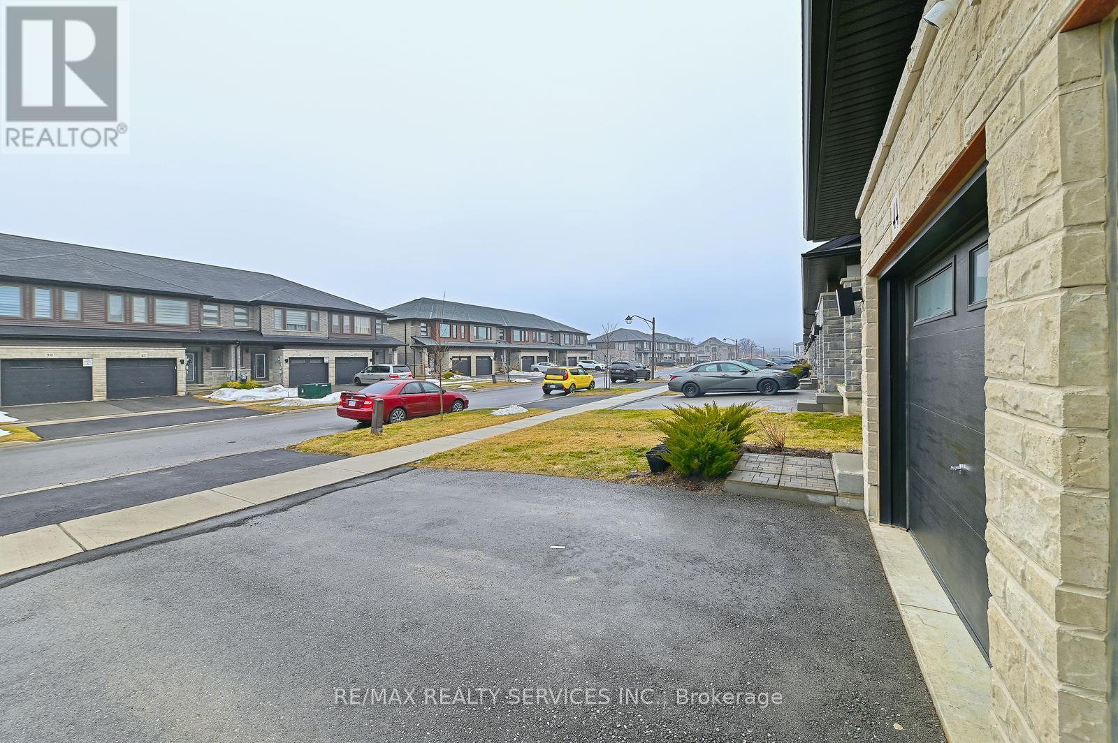 44 June Callwood Way, Brantford, Ontario  N3T 0T7 - Photo 4 - X12859128