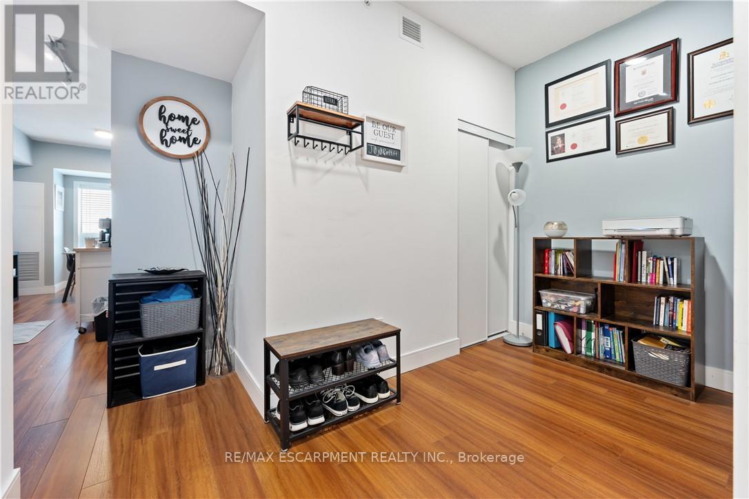 607 - 1 Wellington Street W, Brantford, Ontario M5A 0W7 - Photo 4 - X12859130