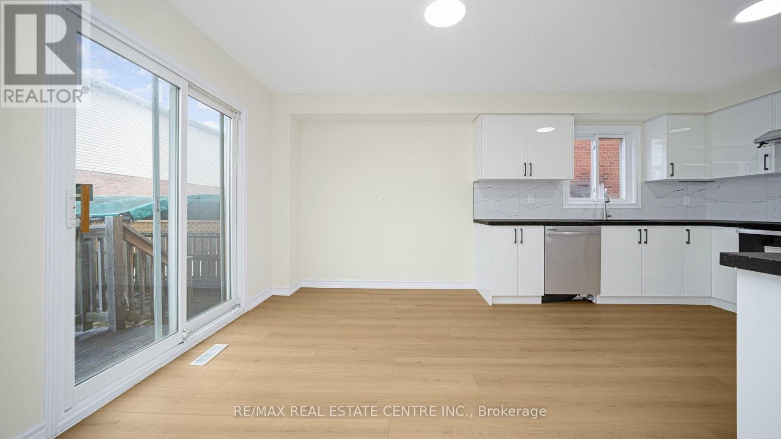 53 Thorntree Crescent, Brampton, Ontario  L6Y 3Y1 - Photo 10 - W12793360