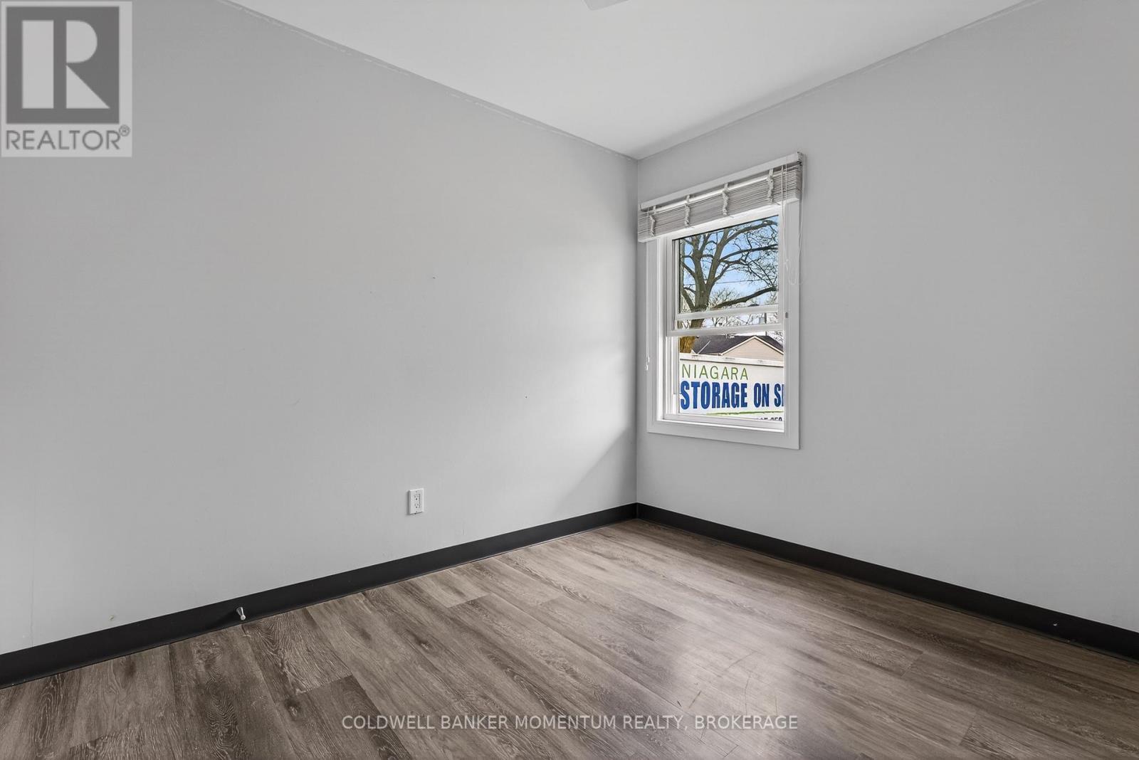 25 Coventry Street, St. Catharines, Ontario L2R 2X6 - Photo 12 - X12859178