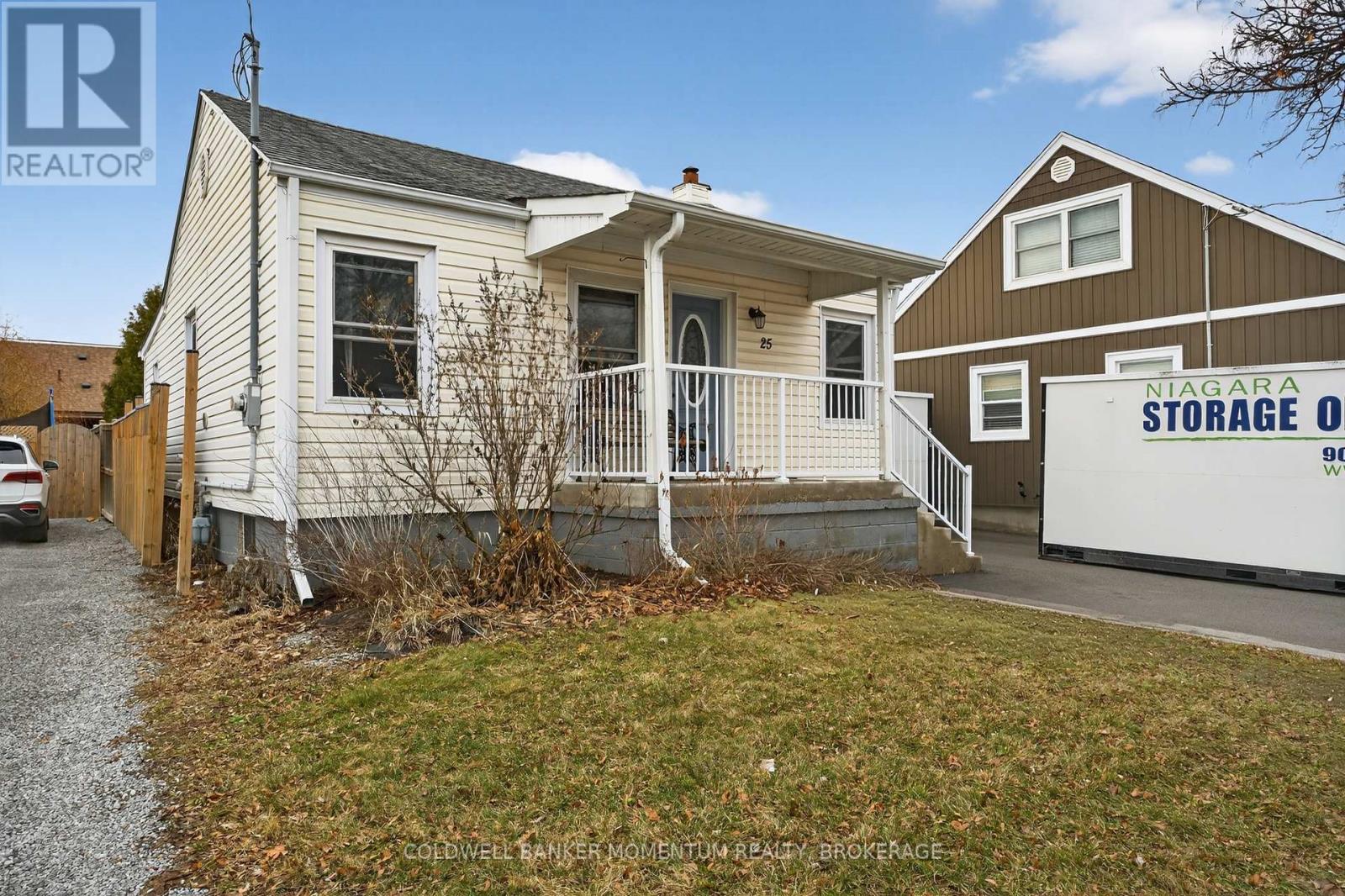 25 Coventry Street, St. Catharines, Ontario L2R 2X6 - Photo 2 - X12859178