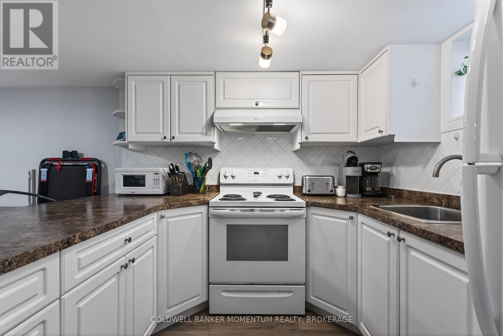 25 Coventry Street, St. Catharines, Ontario L2R 2X6 - Photo 35 - X12859178