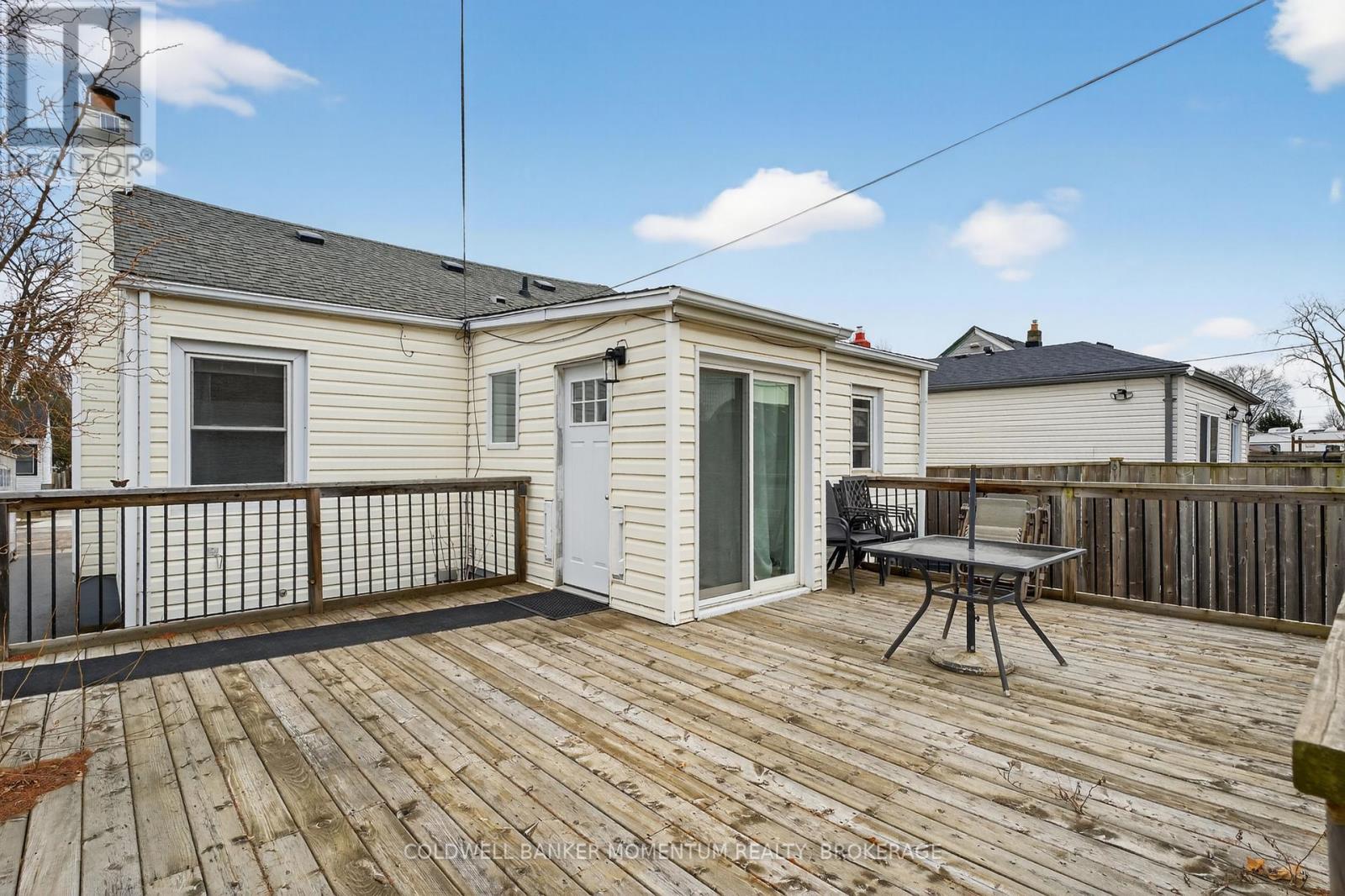 25 Coventry Street, St. Catharines, Ontario L2R 2X6 - Photo 48 - X12859178