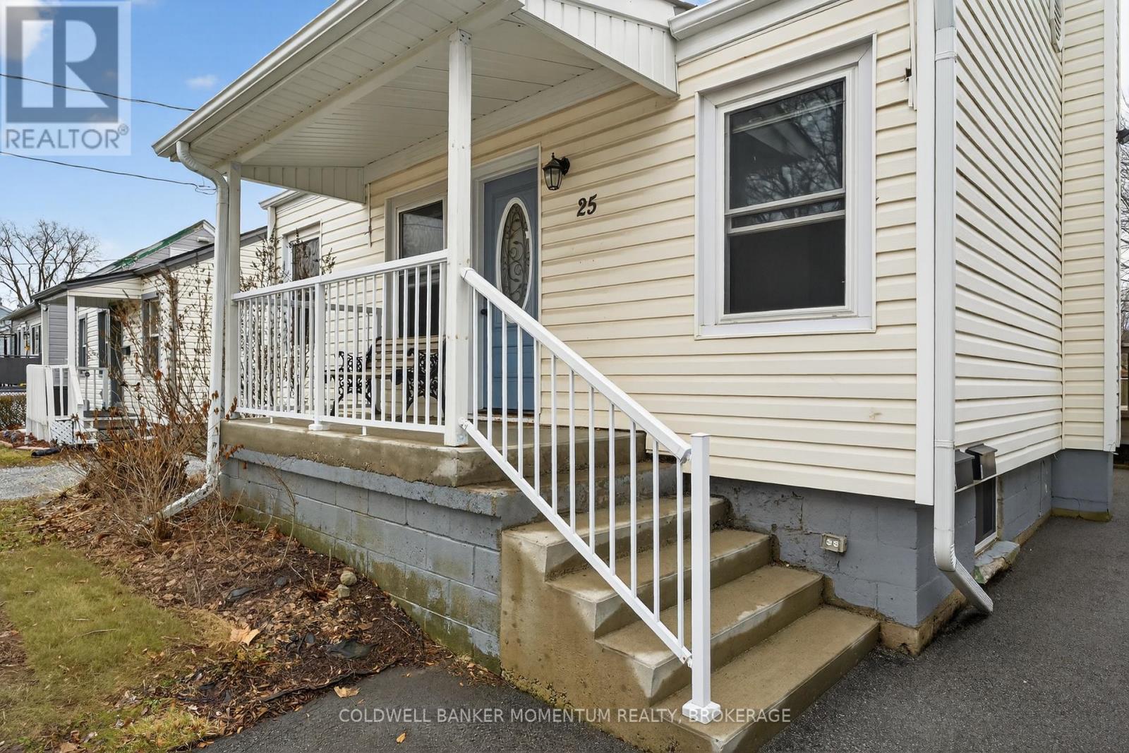 25 Coventry Street, St. Catharines, Ontario L2R 2X6 - Photo 6 - X12859178