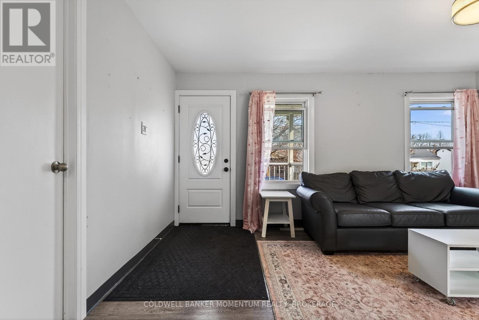 25 Coventry Street, St. Catharines, Ontario L2R 2X6 - Photo 7 - X12859178