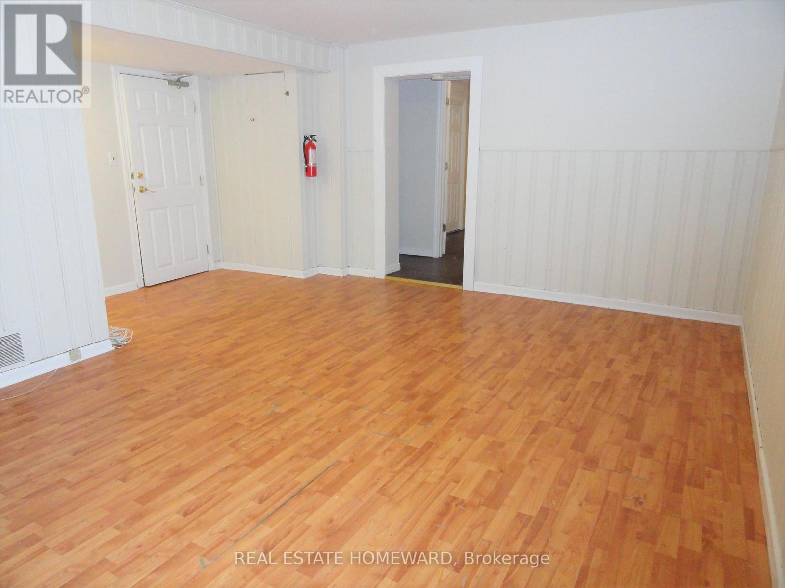 30 BAYBROOK CRESCENT, Toronto, Ontario