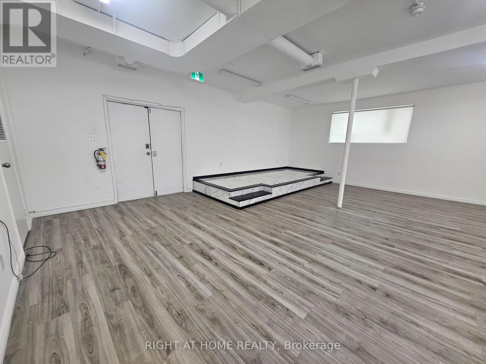 17 Barrie Street, Bradford West Gwillimbury (Bradford), Ontario L3Z 2A1 - Photo 8 - N12859154