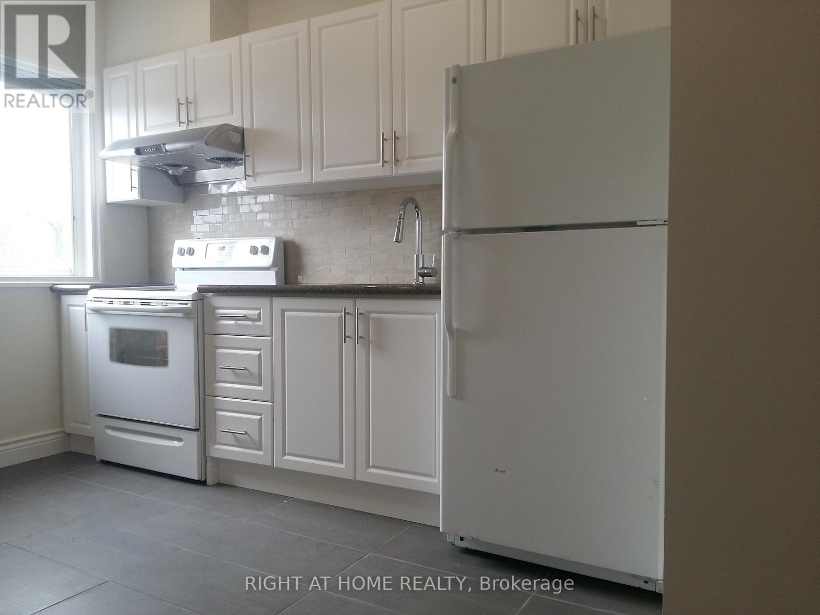 17 Barrie Street, Bradford West Gwillimbury (Bradford), Ontario  L3Z 2A1 - Photo 21 - N12859156