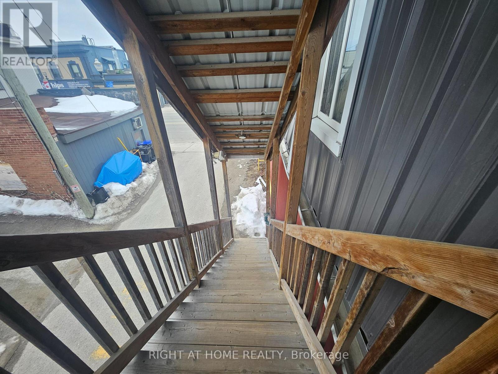 17 Barrie Street, Bradford West Gwillimbury (Bradford), Ontario  L3Z 2A1 - Photo 25 - N12859156