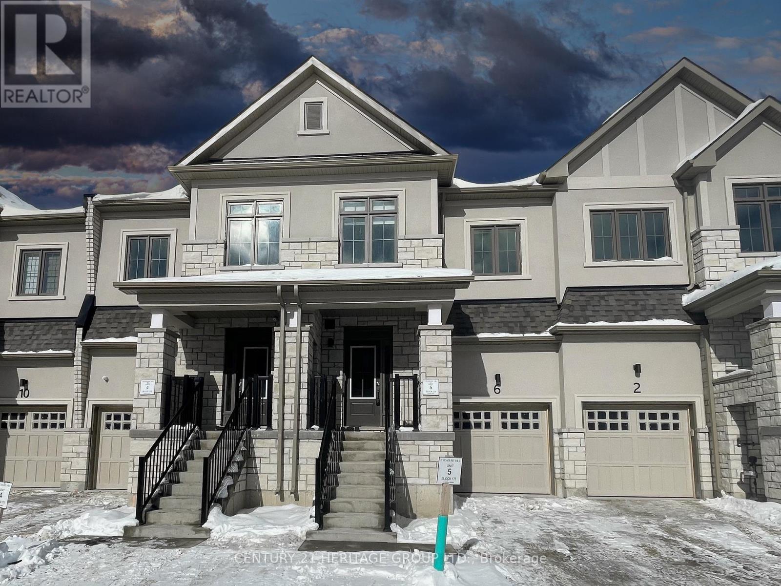 6 HELMKAY AVENUE, Richmond Hill, Ontario