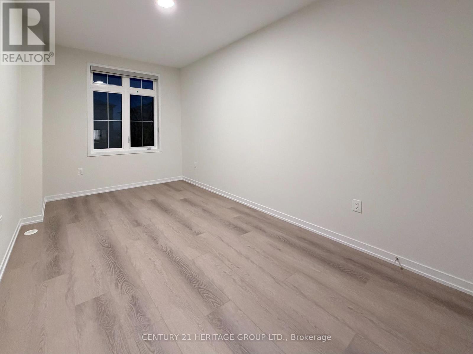 6 Helmkay Avenue, Richmond Hill, Ontario  L4E 1P4 - Photo 12 - N12859160