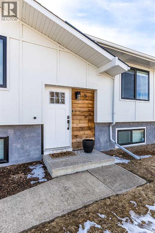 5 Campbell Crescent Se, Medicine Hat, Alberta  T1B 1J7 - Photo 3 - A2290300