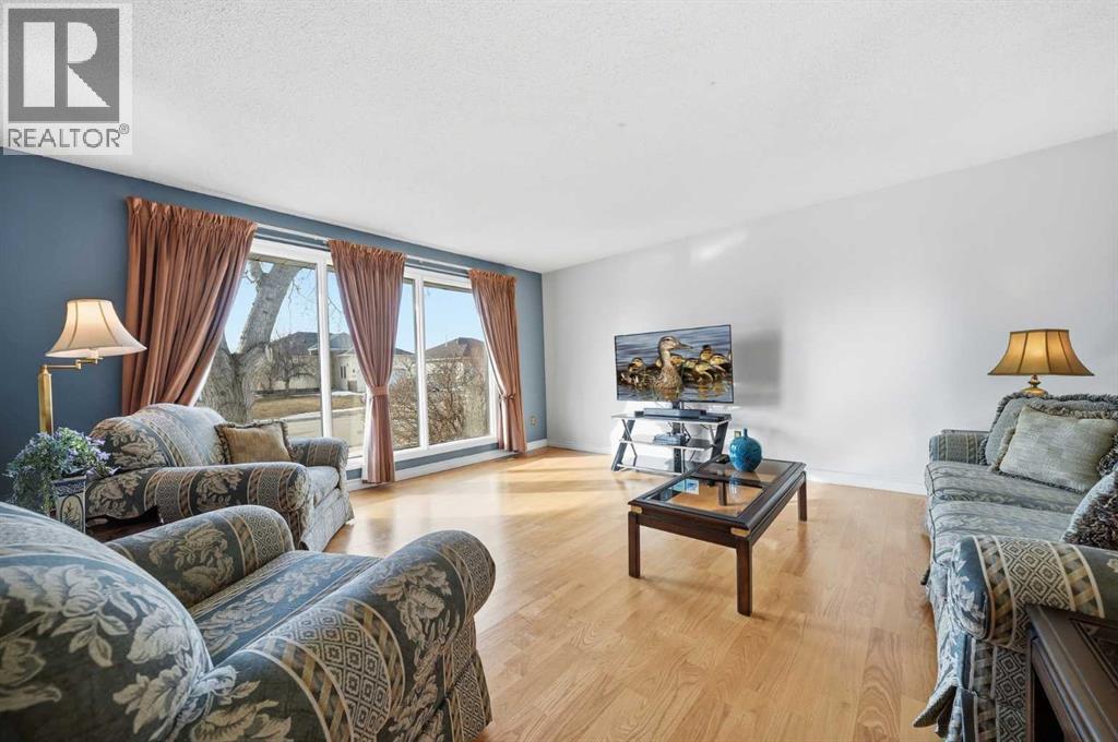 14 Rasmussen Place, Standard, Alberta  T0J 3G0 - Photo 3 - A2291646