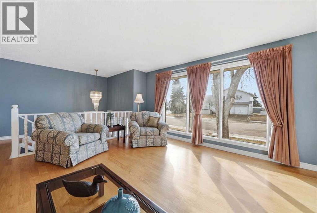 14 Rasmussen Place, Standard, Alberta  T0J 3G0 - Photo 4 - A2291646