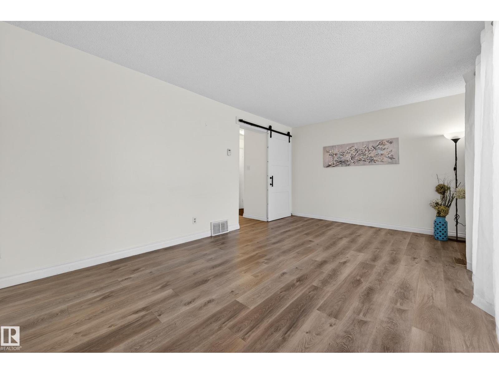 107 Woodstock Nw, Edmonton, Alberta  T5T 0H6 - Photo 6 - E4476528