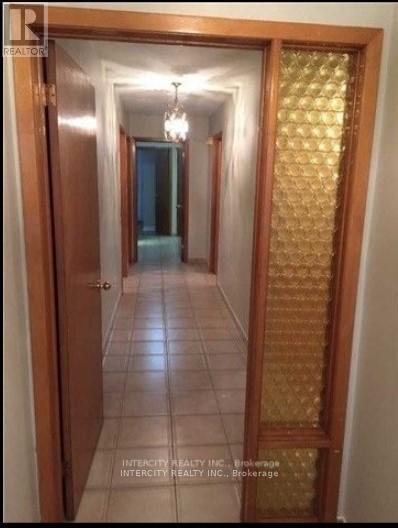 167 Silverstone Drive, Toronto, Ontario  M9V 3H1 - Photo 6 - W12839392