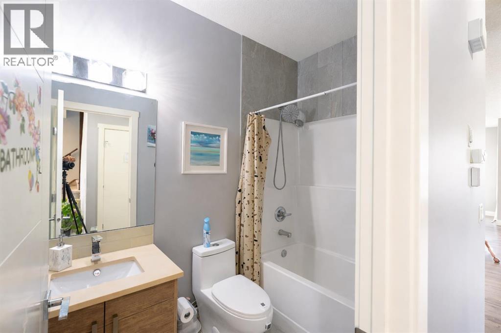 106 Baysprings Gardens Sw, Airdrie, Alberta  T4B 5C6 - Photo 28 - A2286948