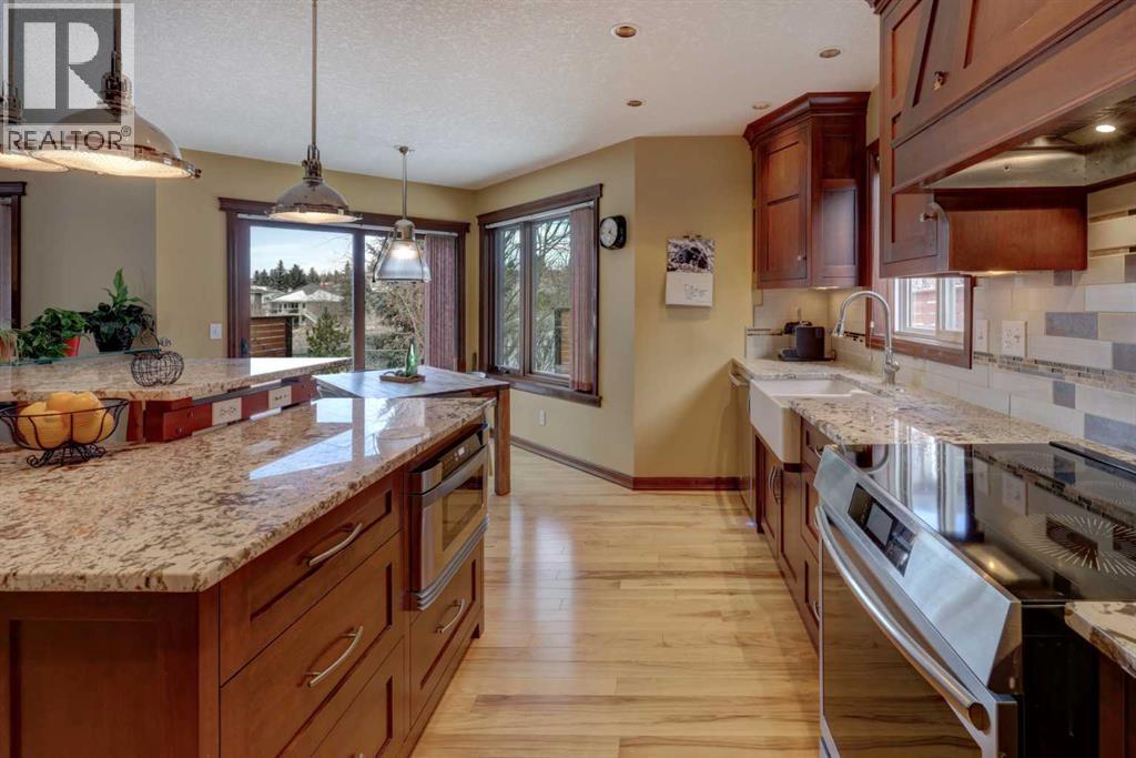 66 Scimitar Point Nw, Calgary, Alberta  T3L 2B3 - Photo 6 - A2289846