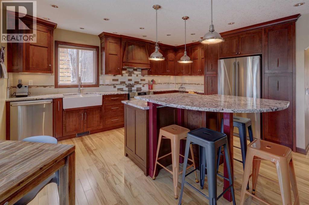 66 Scimitar Point Nw, Calgary, Alberta  T3L 2B3 - Photo 3 - A2289846