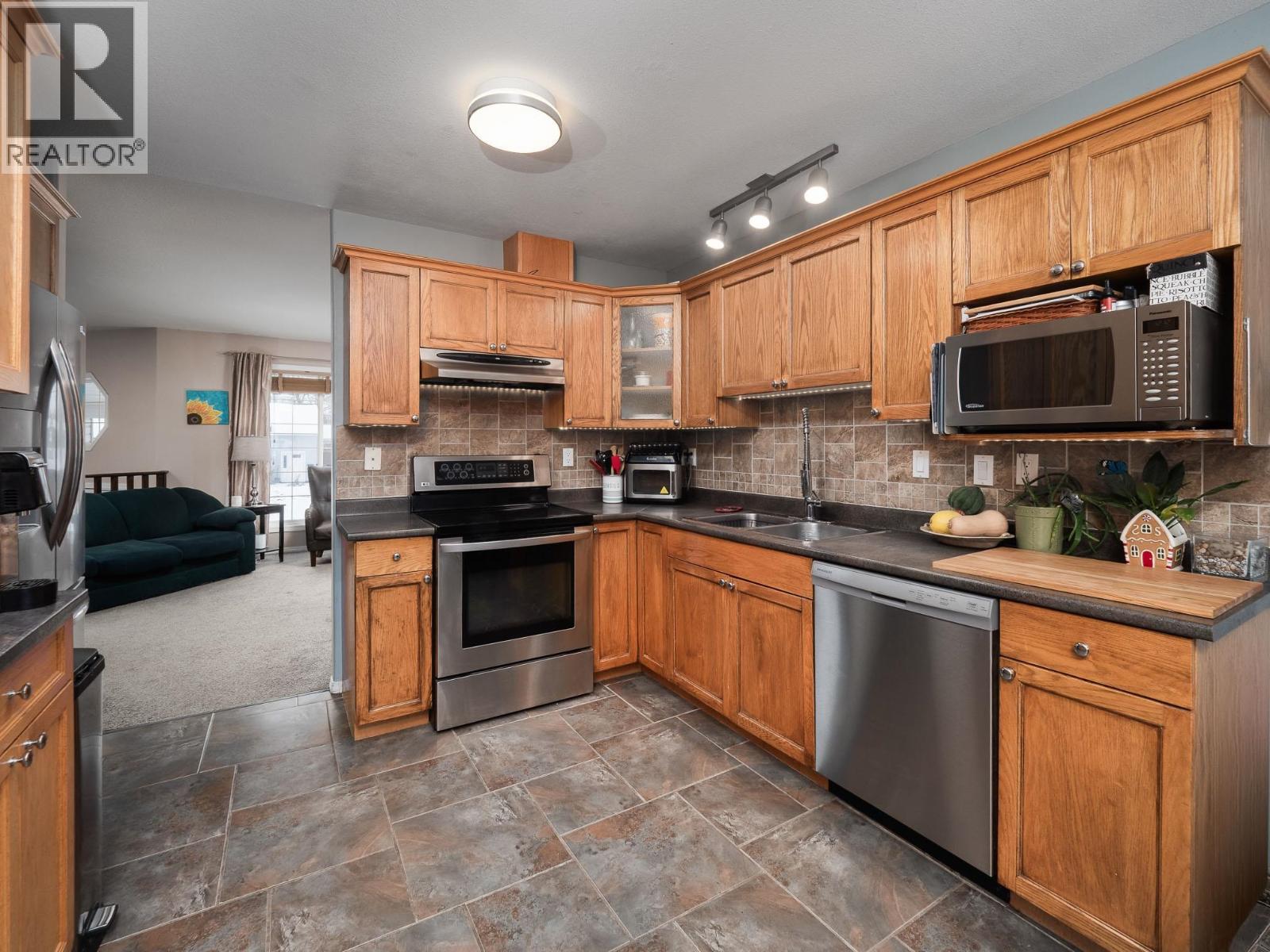 3373 Seton Crescent, Prince George, British Columbia  V2K 4X7 - Photo 9 - R3091158