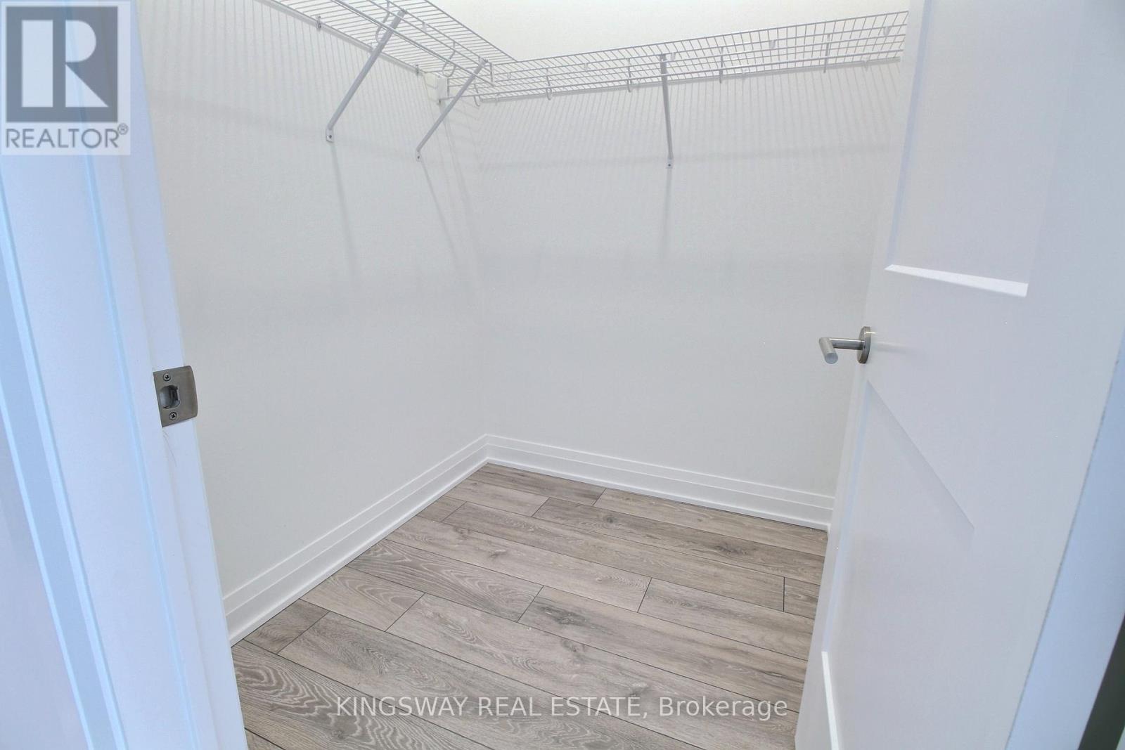 708 - 21 Park Street E, Mississauga, Ontario  L5G 1L7 - Photo 12 - W12859206