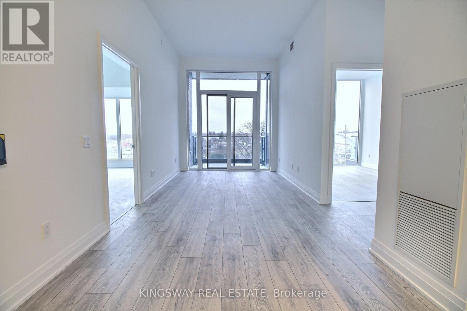 708 - 21 Park Street E, Mississauga, Ontario  L5G 1L7 - Photo 4 - W12859206