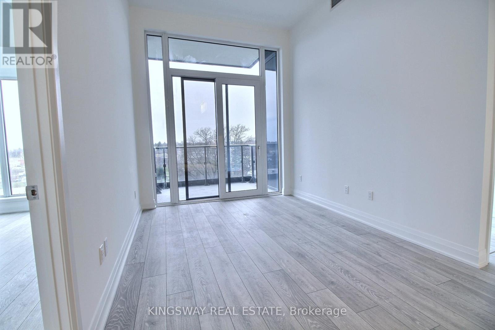708 - 21 Park Street E, Mississauga, Ontario  L5G 1L7 - Photo 6 - W12859206