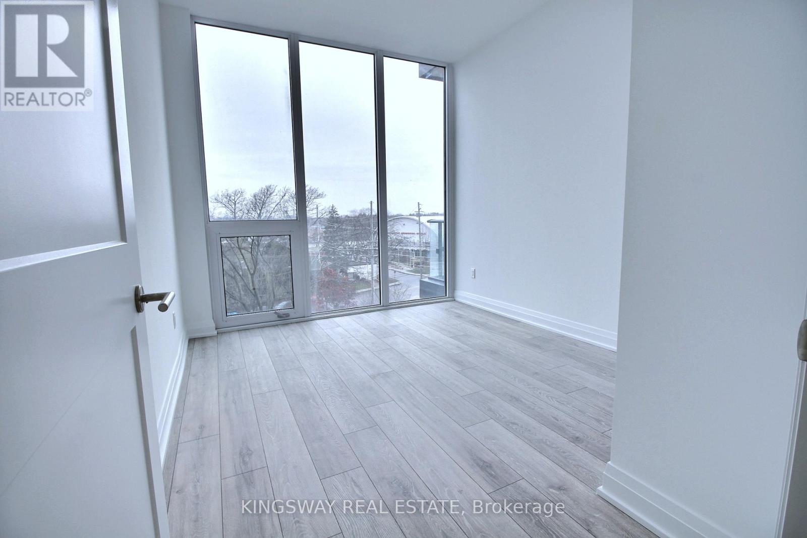 708 - 21 Park Street E, Mississauga, Ontario  L5G 1L7 - Photo 8 - W12859206