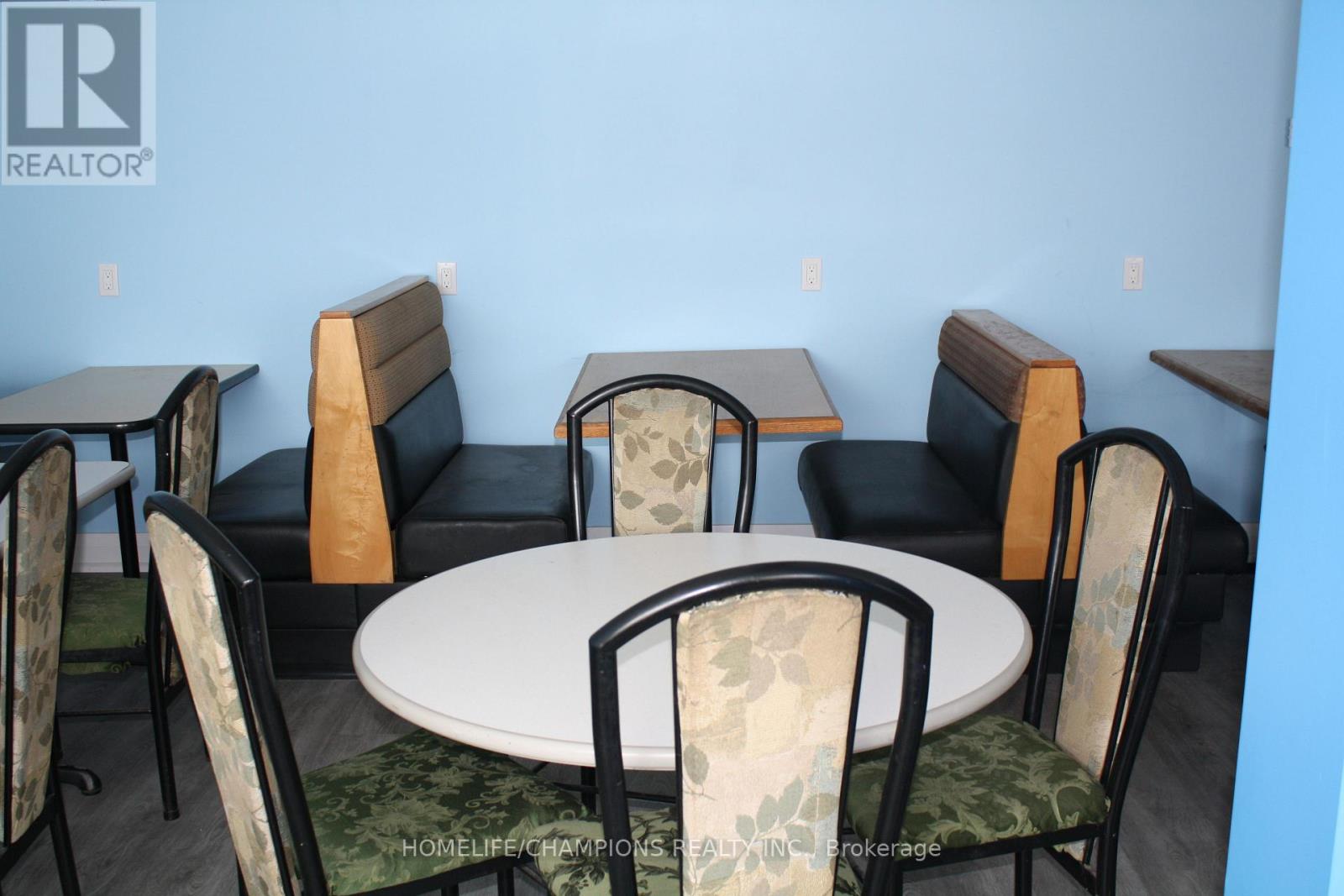 11 Old Portage Road, Prince Edward County, Ontario  K0K 1L0 - Photo 6 - X12859214