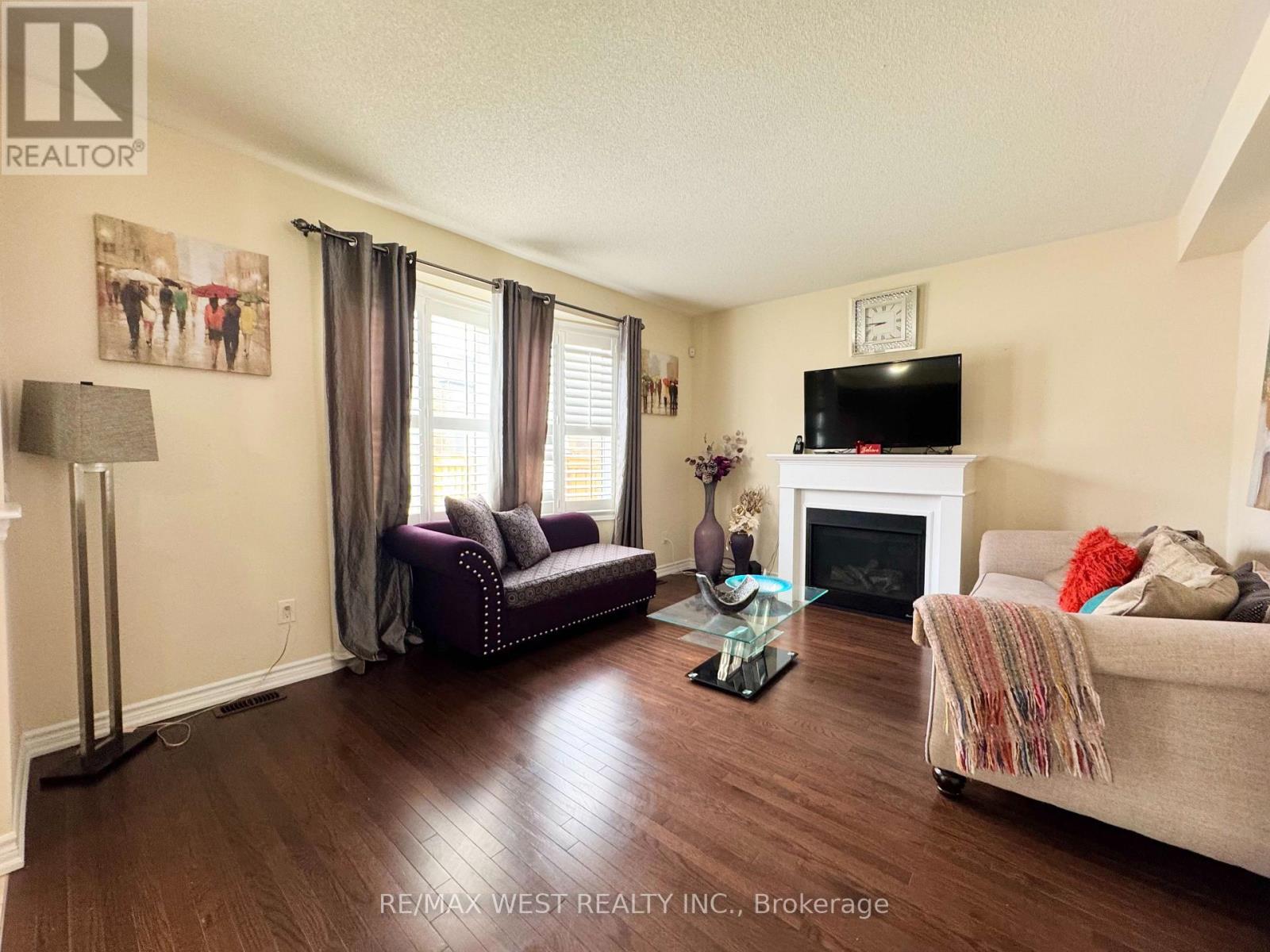 24 Maple Cider Street, Caledon, Ontario  L7C 4B8 - Photo 8 - W12859210