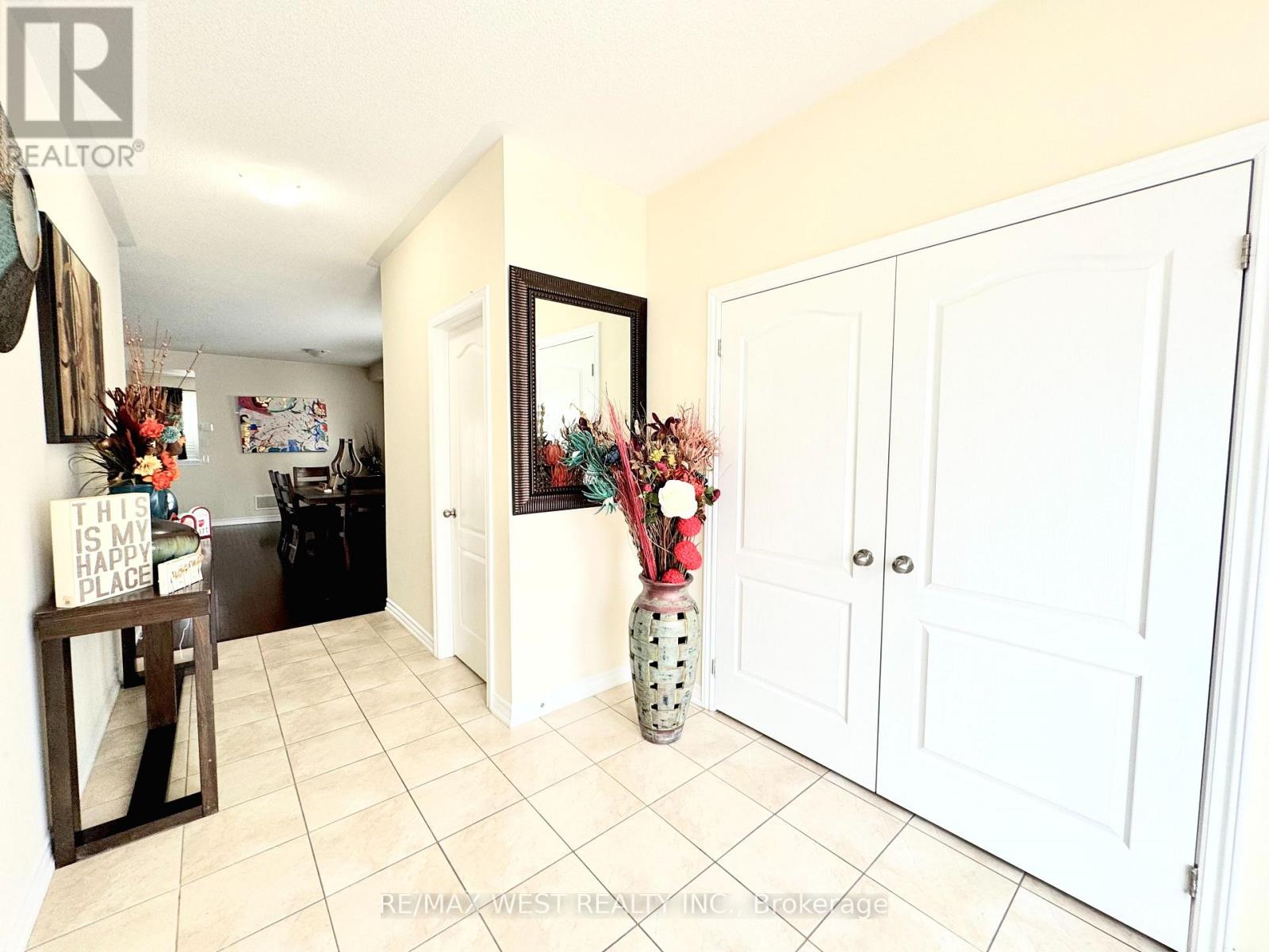 24 Maple Cider Street, Caledon, Ontario  L7C 4B8 - Photo 3 - W12859210