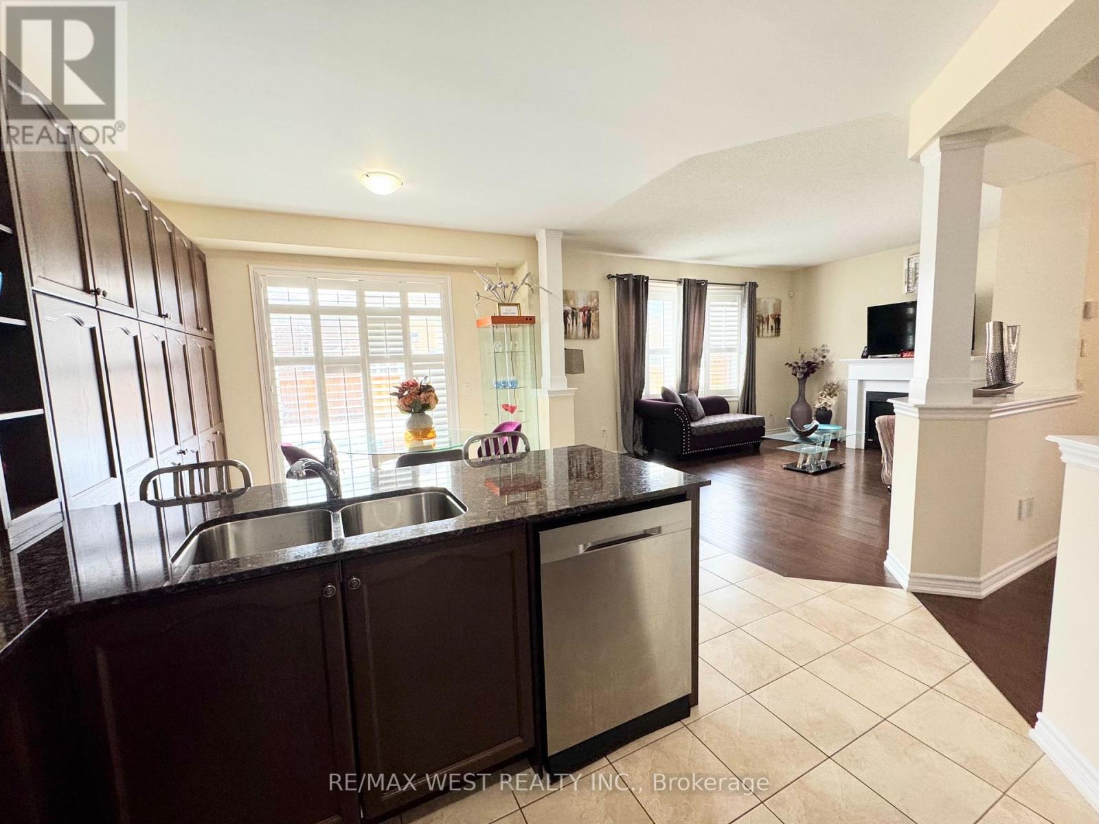 24 Maple Cider Street, Caledon, Ontario  L7C 4B8 - Photo 18 - W12859210