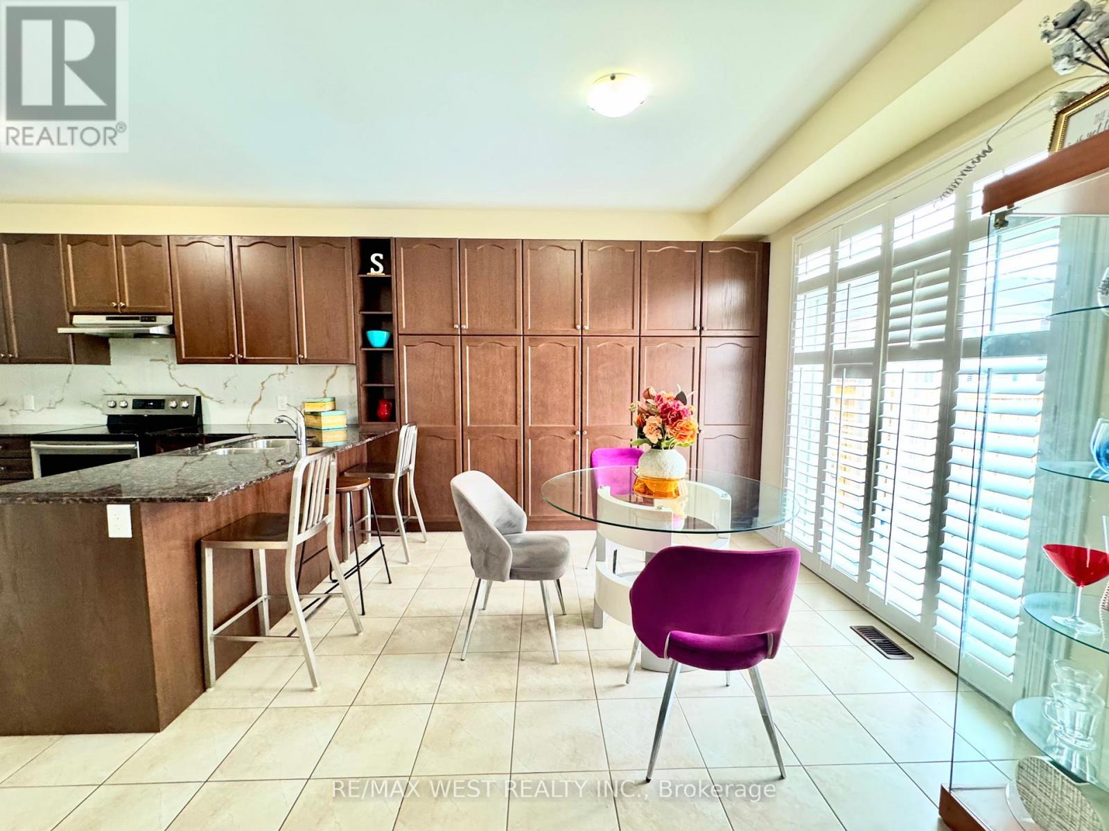 24 Maple Cider Street, Caledon, Ontario  L7C 4B8 - Photo 12 - W12859210