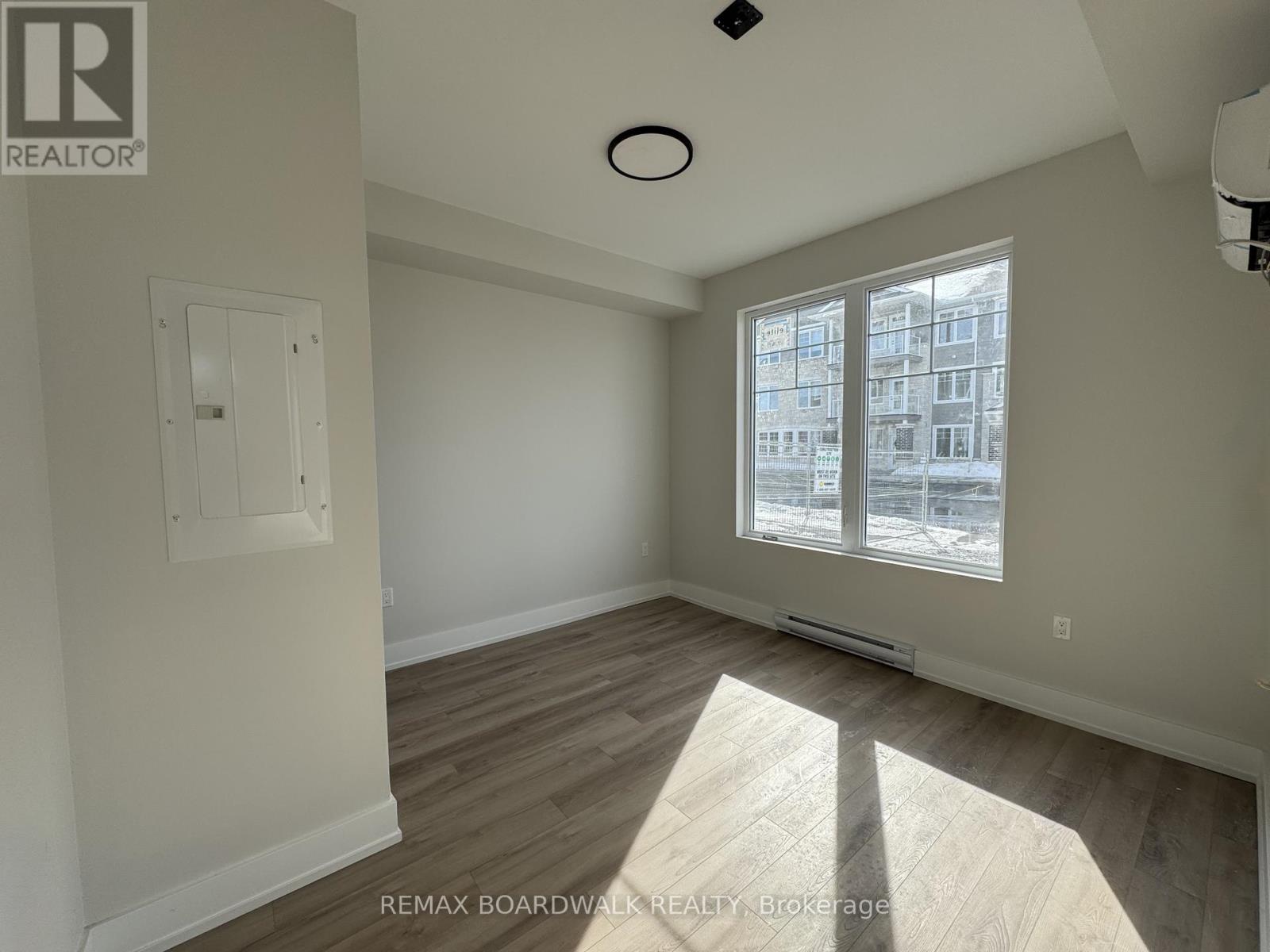 110 - 5874 Cr #19 Road, North Grenville, Ontario  K0G 1J0 - Photo 9 - X12859222