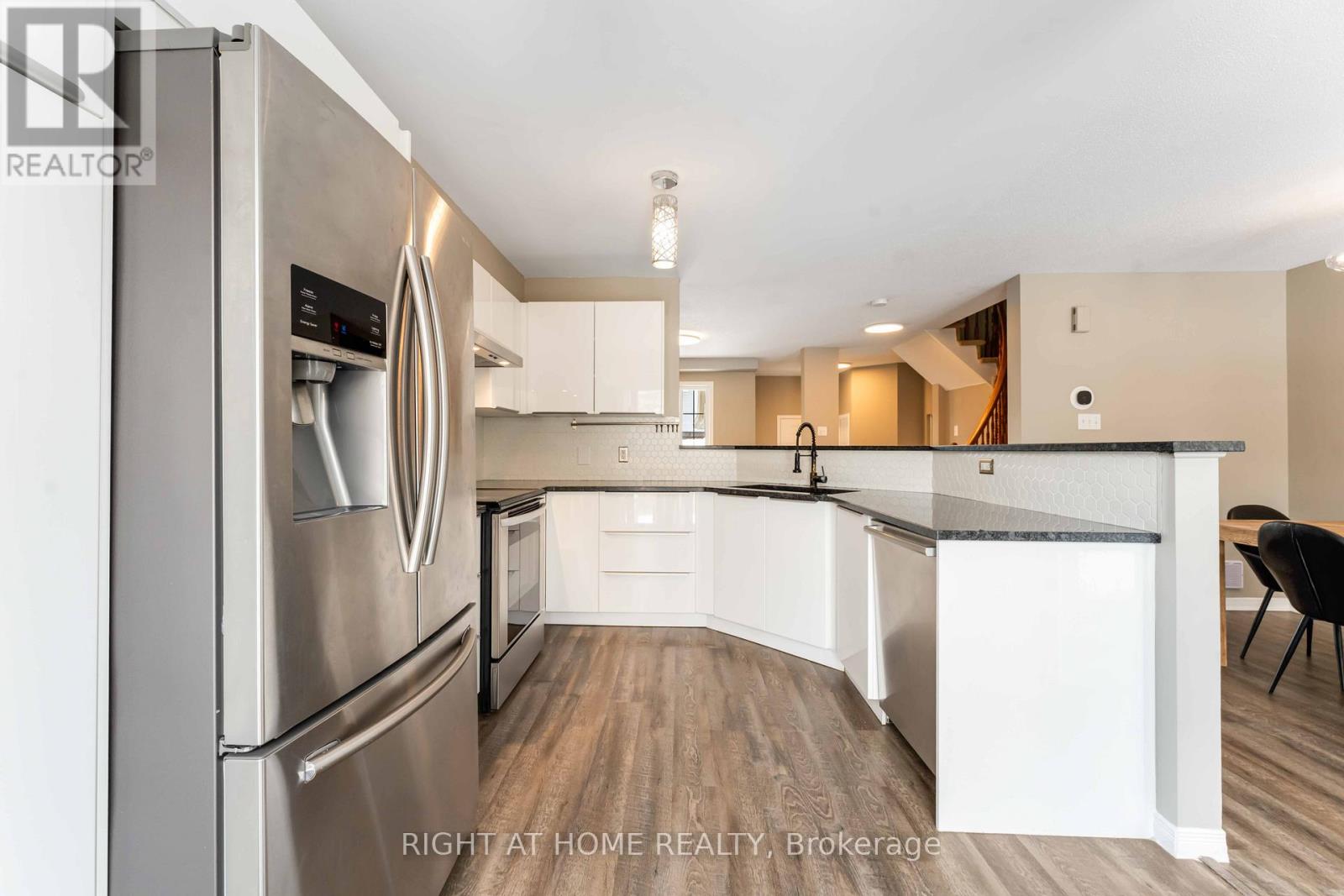 123 Kinross Private, Ottawa, Ontario  K2K 3P9 - Photo 16 - X12859242