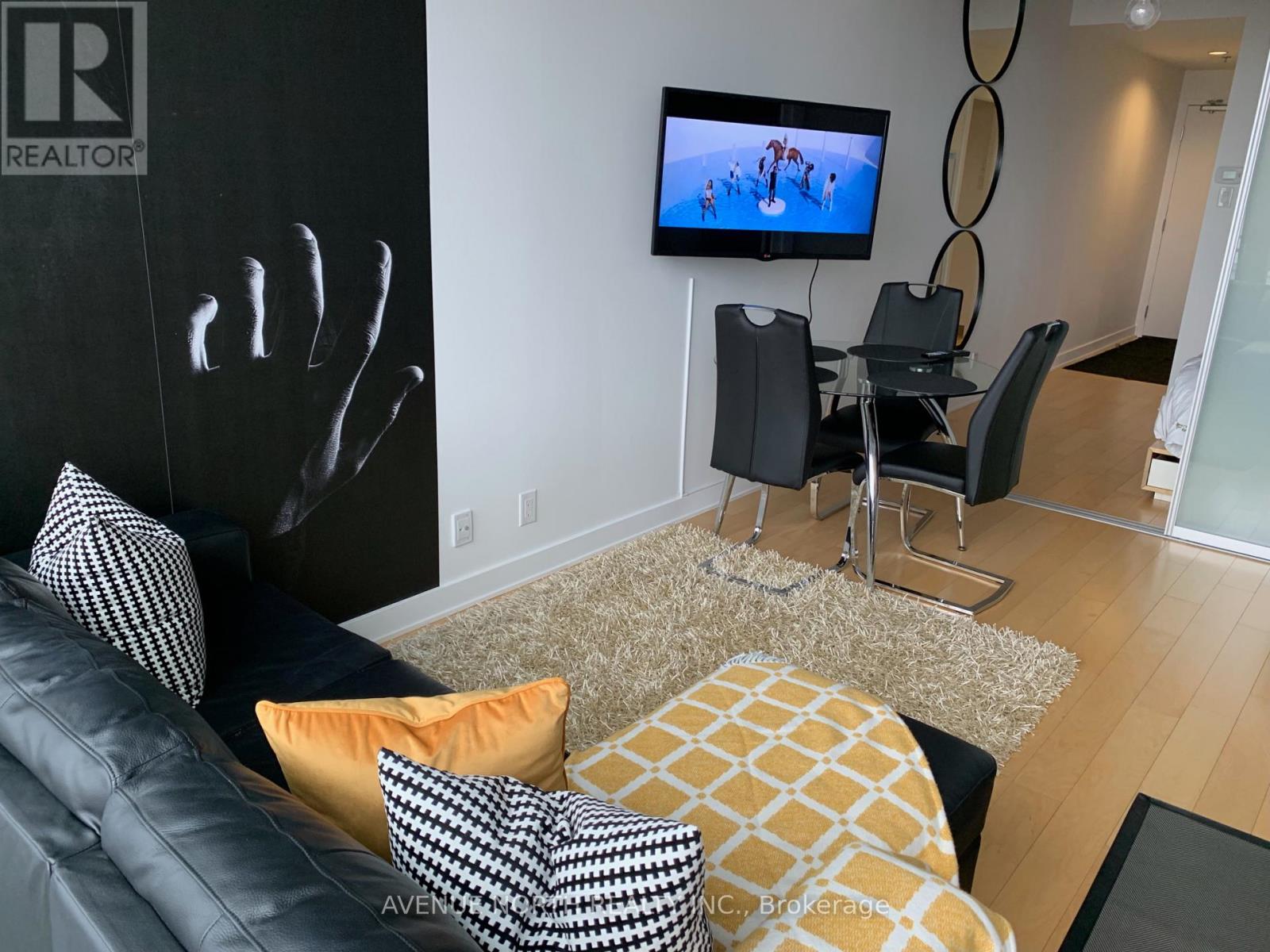 938 - 340 Mcleod Street, Ottawa, Ontario  K2P 1A9 - Photo 10 - X12859250