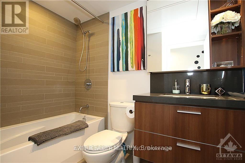 938 - 340 Mcleod Street, Ottawa, Ontario  K2P 1A9 - Photo 5 - X12859250