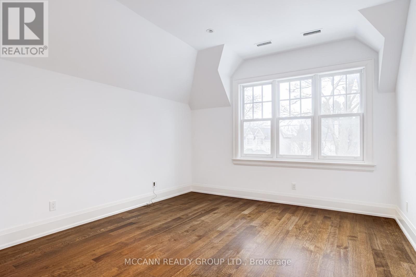 172 Hanna Road, Toronto (Leaside), Ontario  M4G 3N8 - Photo 33 - C12858772