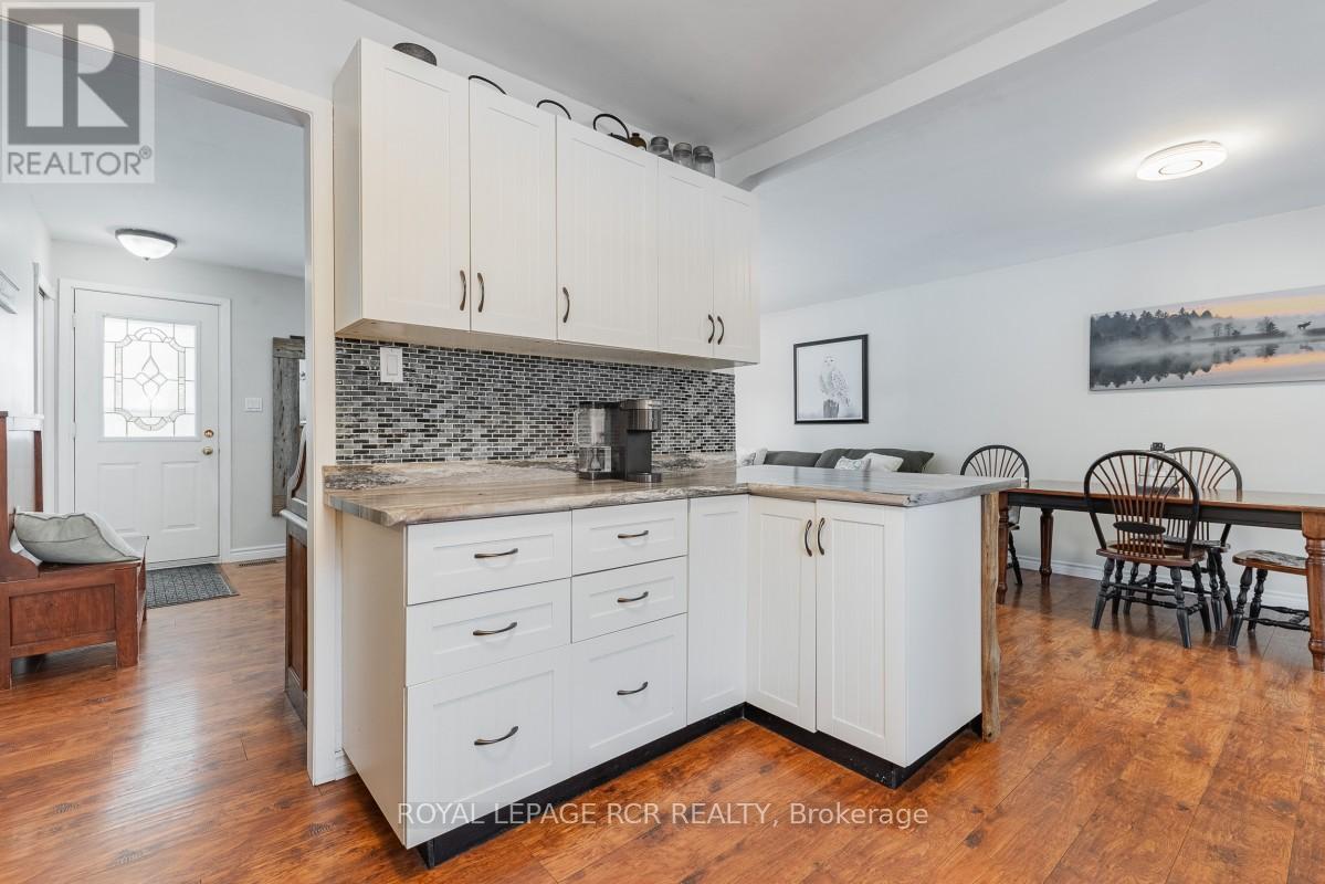 2872 Sunset Drive, Ramara, Ontario  L0K 1B0 - Photo 12 - S12858534