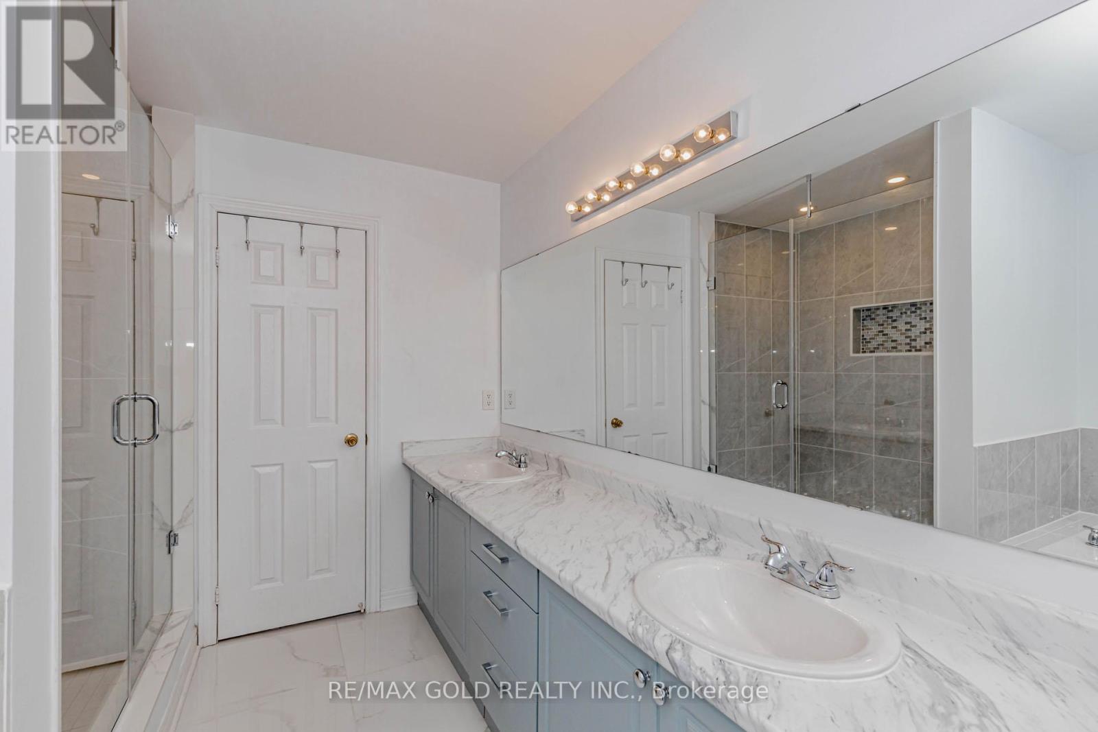 64 Mossgrove Crescent, Brampton, Ontario  L7A 3E6 - Photo 24 - W12856634